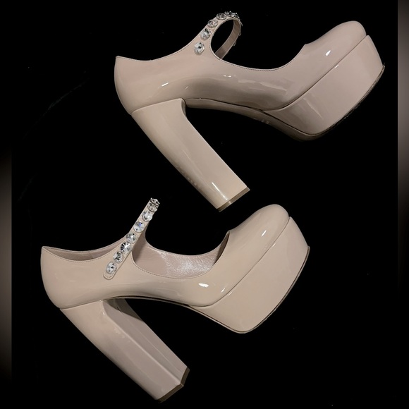 MIU MIU🩵HEELS😱PATENT LEATHER CREAMY PINK SWAROVSKI CRYSTAL STRAP! 40! - Picture 2 of 5